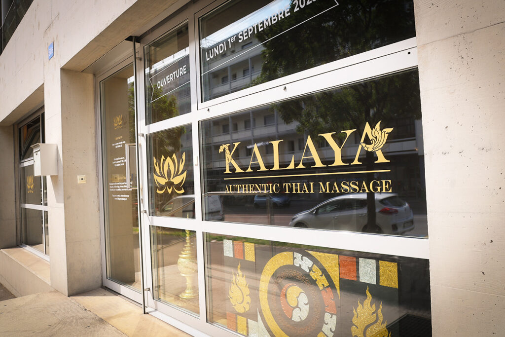 Vitrine salon de massage thaï à Lausanne